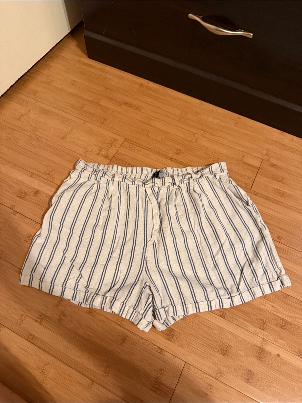 DEREK HEART Casual Blue-Striped Women's Linen Shorts